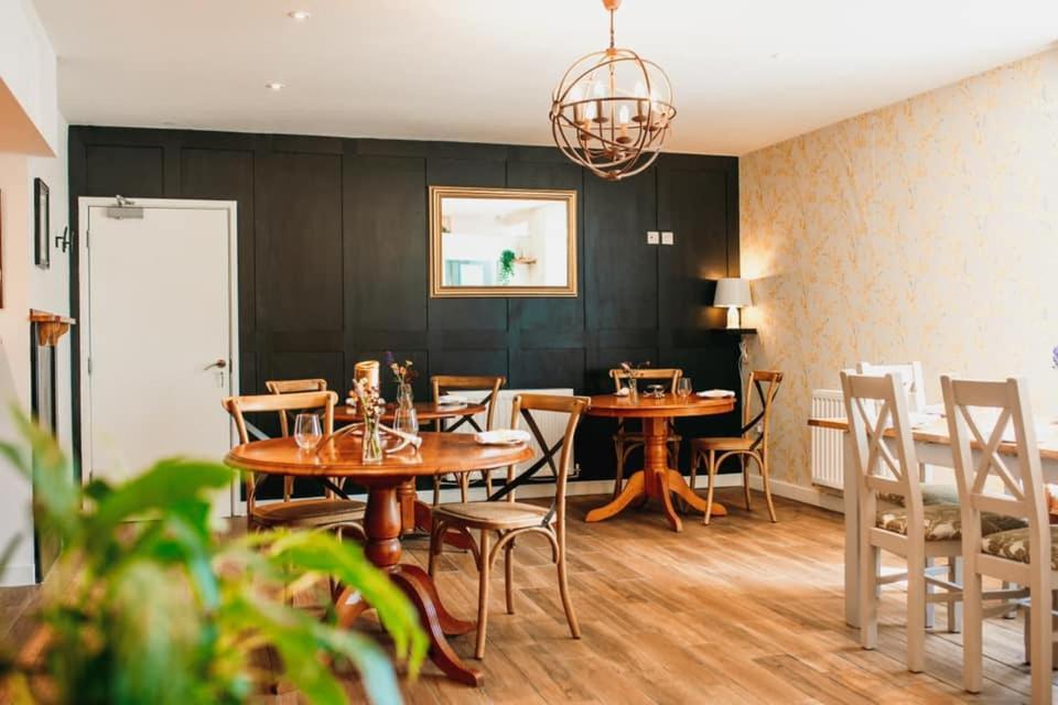 Jt Abergwaun Hotel 菲什加德 外观 照片
