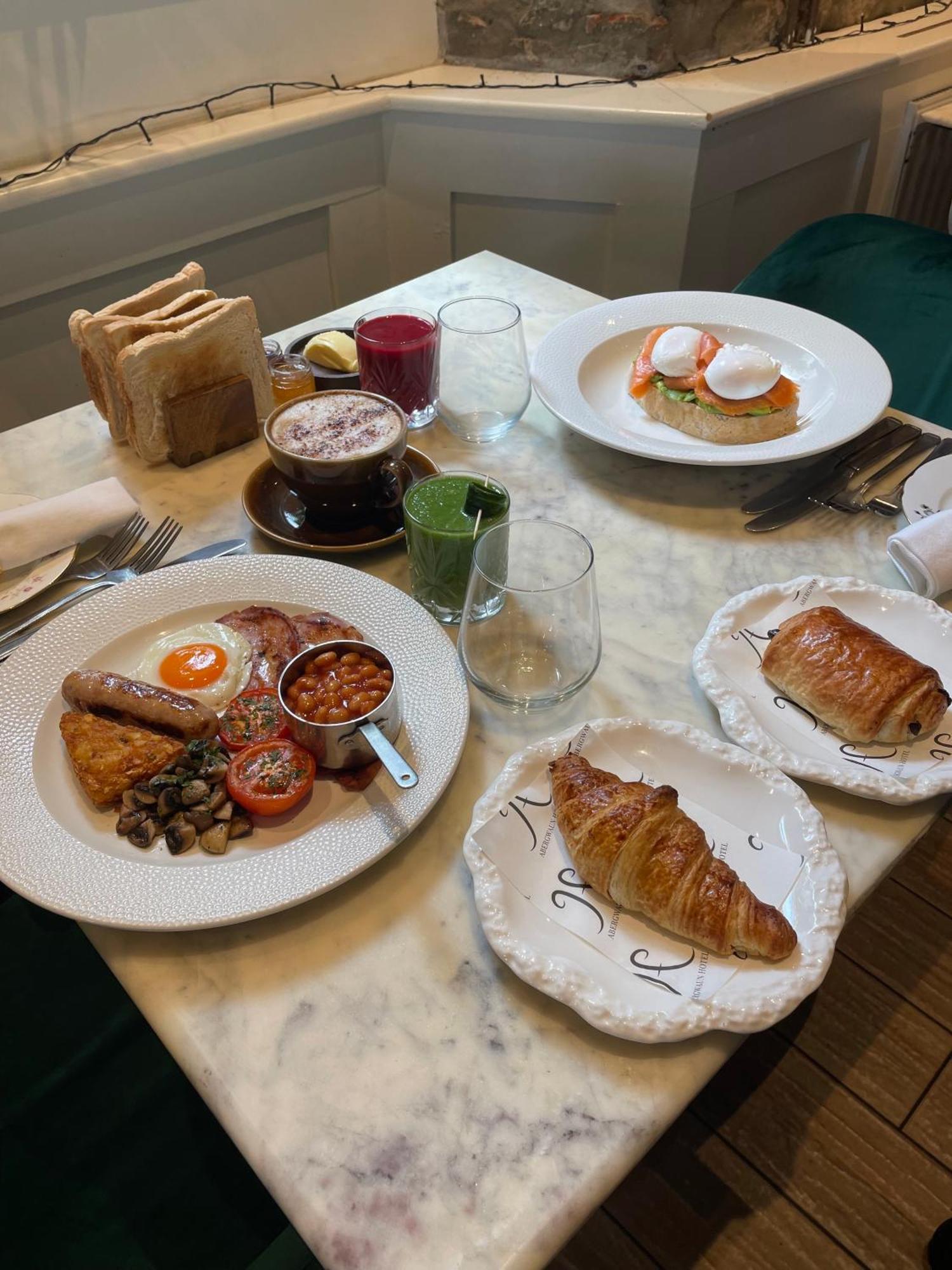 Jt Abergwaun Hotel 菲什加德 外观 照片